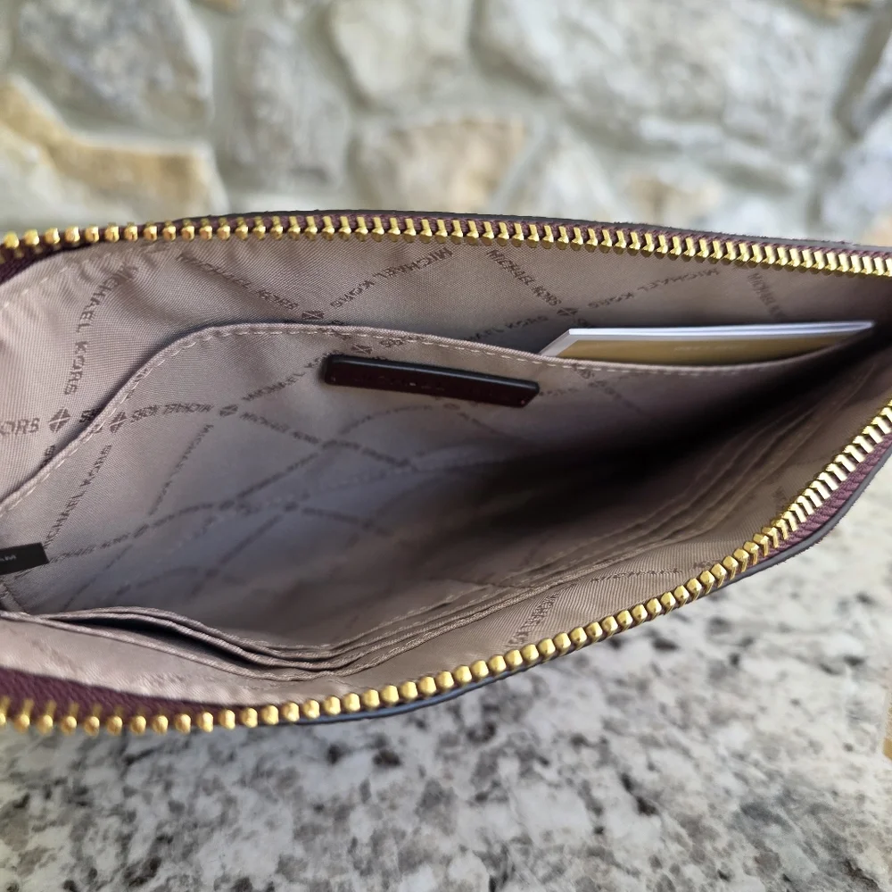 Michael Kors Jet Set Extra Large Zip Clutch Wristlet